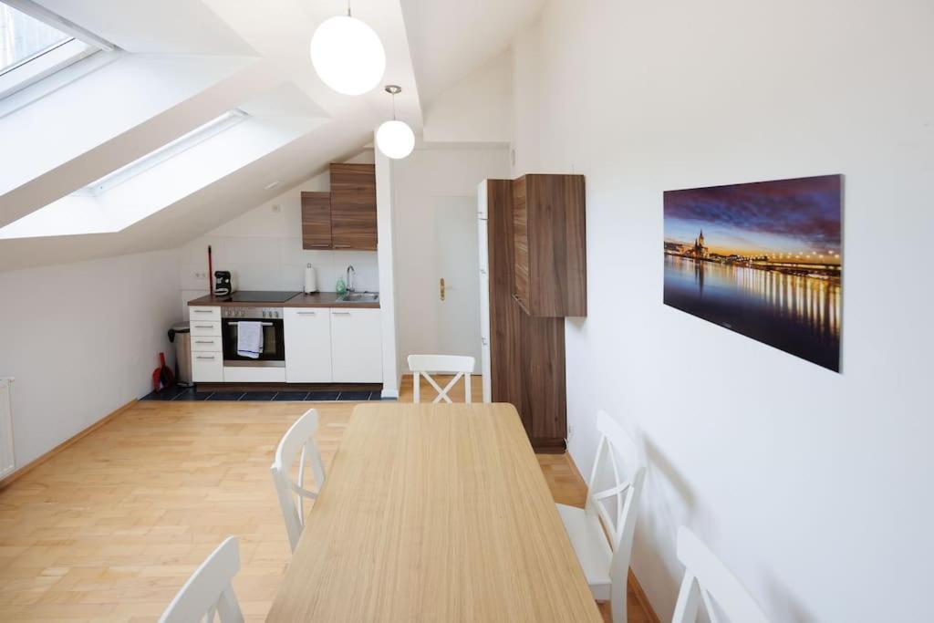 Scenic Rooftop Flat With Terrace Виена Екстериор снимка