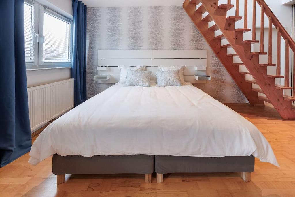 Scenic Rooftop Flat With Terrace Виена Екстериор снимка