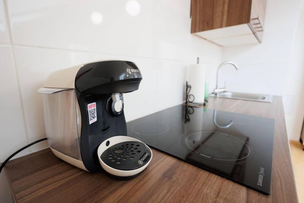 Scenic Rooftop Flat With Terrace Виена Екстериор снимка